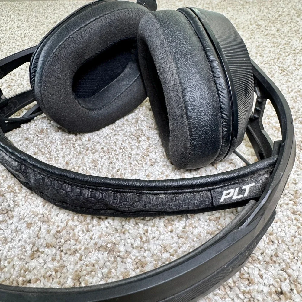 Plantronics RIG 800LX‎ Wireless Gaming Headset Only Black Noise Canceling Mic